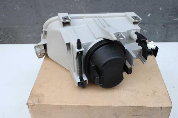 PHARE DROIT RENAULT - Vue 2